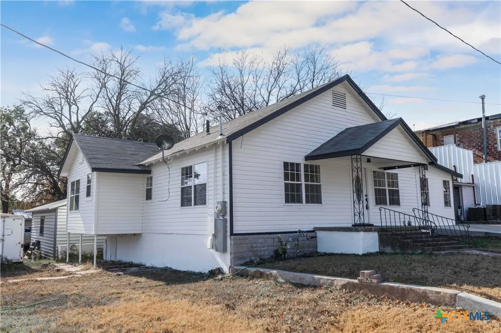 104 E Whitney Street Hamilton, TX 76531