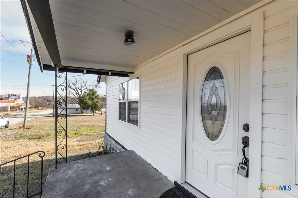 104 E Whitney Street Hamilton, TX 76531