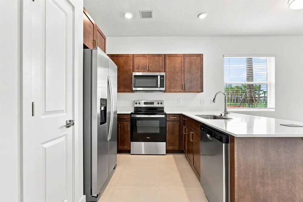 147 LAKESIDE LANDING COURT Royal Palm Beach, FL 33411