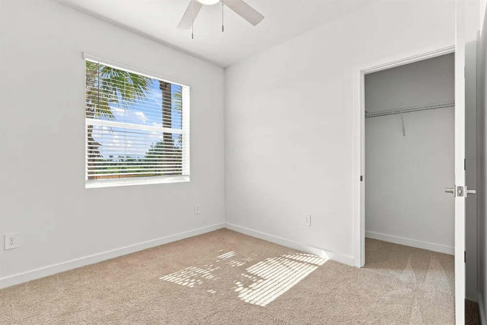 147 LAKESIDE LANDING COURT Royal Palm Beach, FL 33411