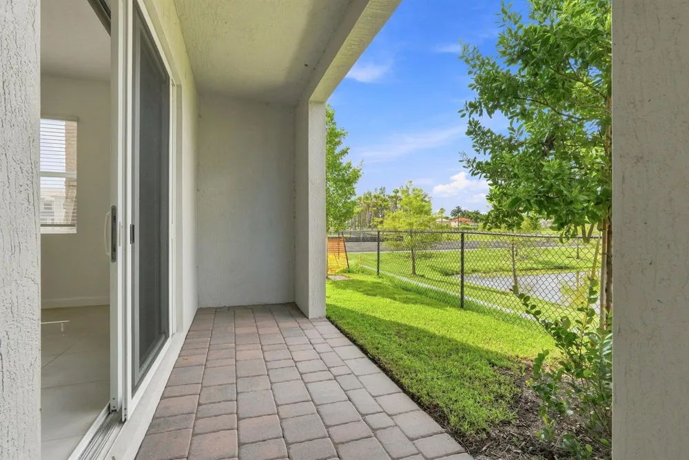 147 LAKESIDE LANDING COURT Royal Palm Beach, FL 33411