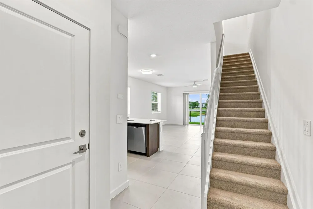 147 LAKESIDE LANDING COURT Royal Palm Beach, FL 33411