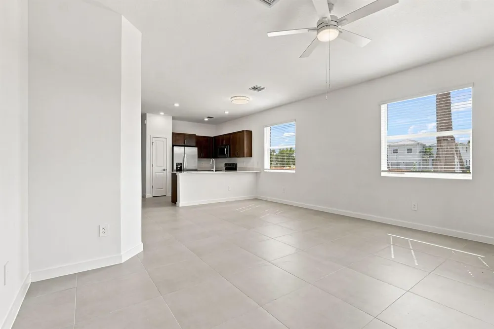 147 LAKESIDE LANDING COURT Royal Palm Beach, FL 33411