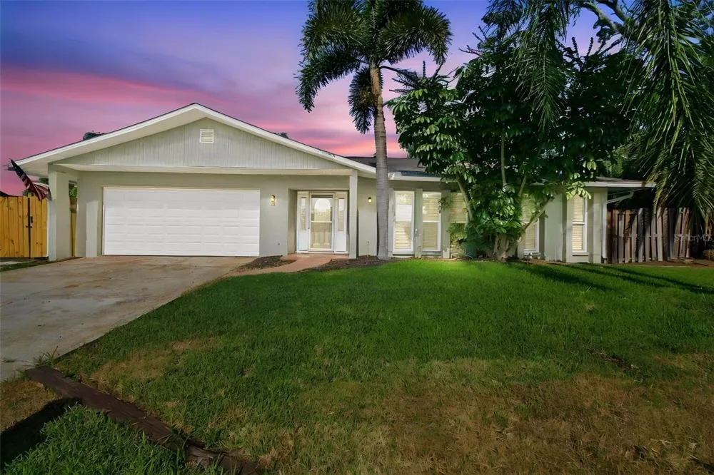 527 WAYFARER DRIVE Tarpon Springs, FL 34689