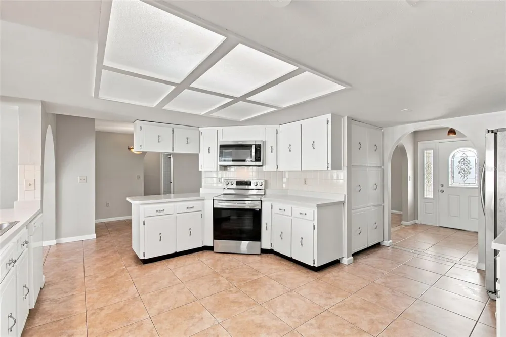 527 WAYFARER DRIVE Tarpon Springs, FL 34689