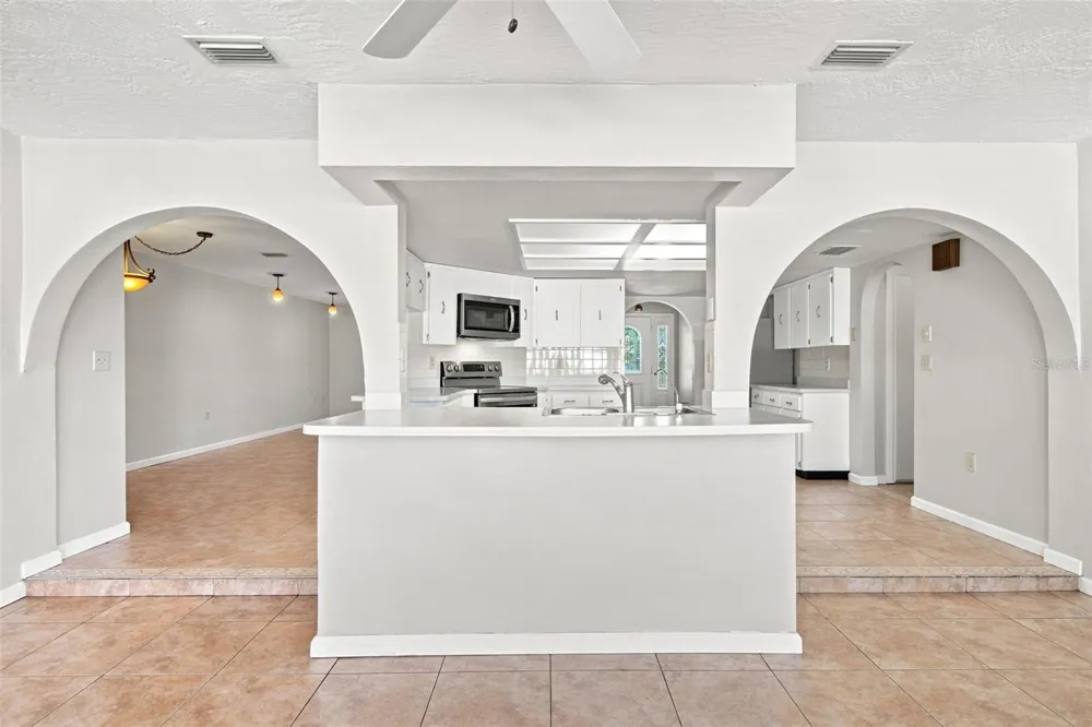 527 WAYFARER DRIVE Tarpon Springs, FL 34689