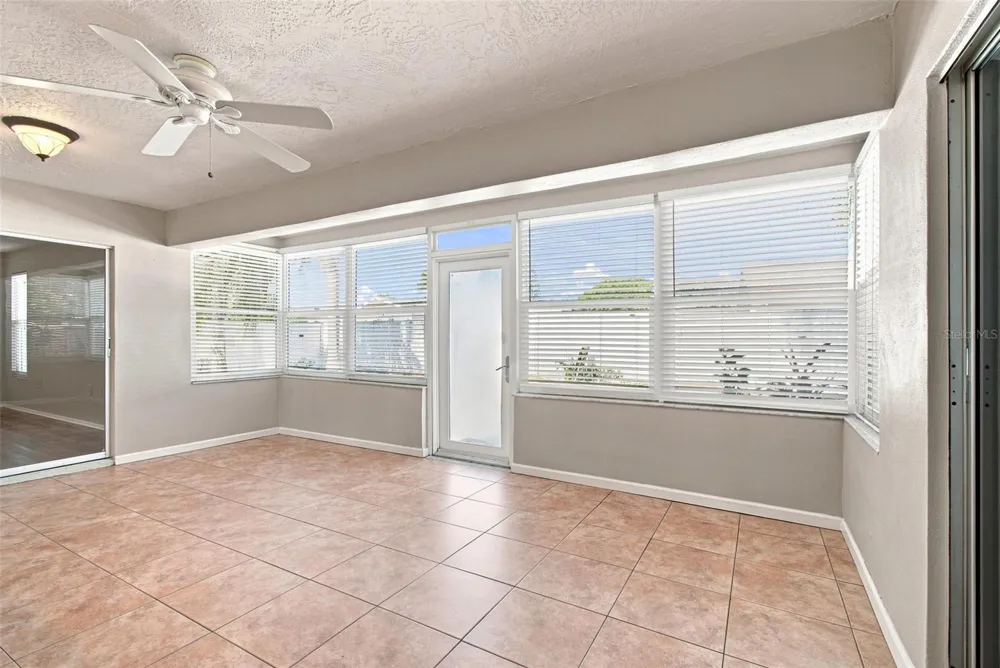 527 WAYFARER DRIVE Tarpon Springs, FL 34689