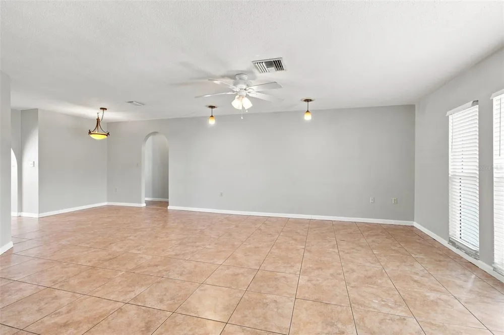 527 WAYFARER DRIVE Tarpon Springs, FL 34689