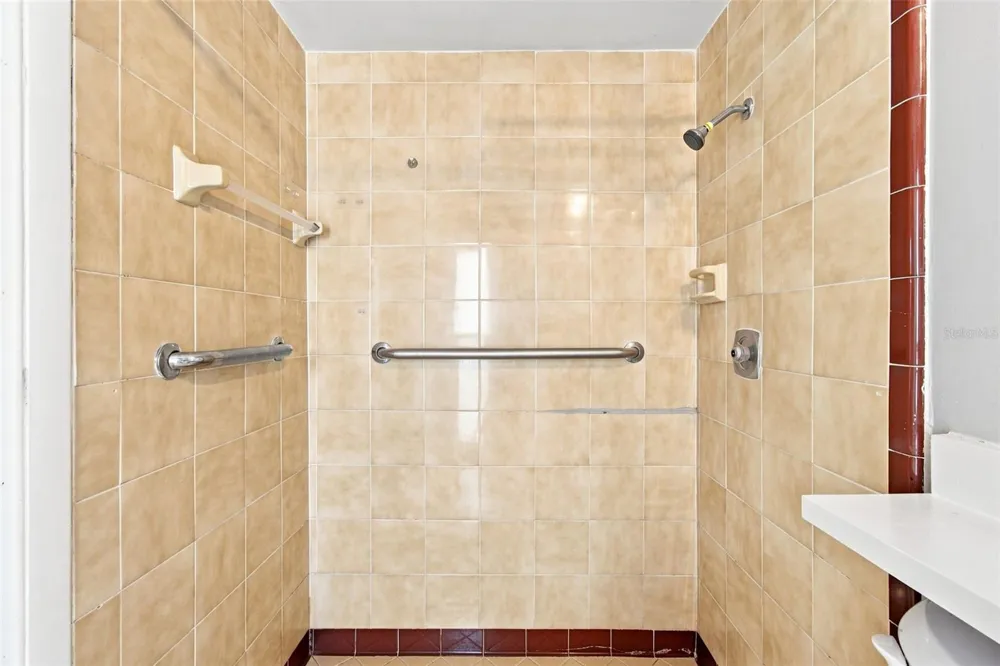 527 WAYFARER DRIVE Tarpon Springs, FL 34689