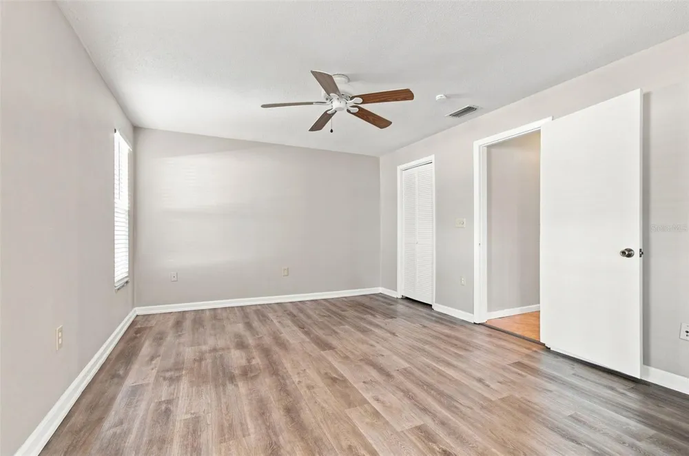 527 WAYFARER DRIVE Tarpon Springs, FL 34689
