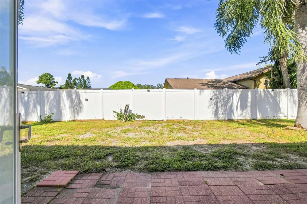 527 WAYFARER DRIVE Tarpon Springs, FL 34689