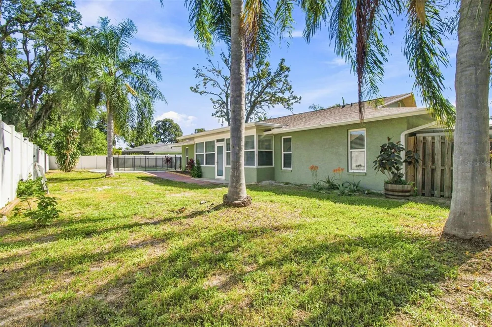 527 WAYFARER DRIVE Tarpon Springs, FL 34689