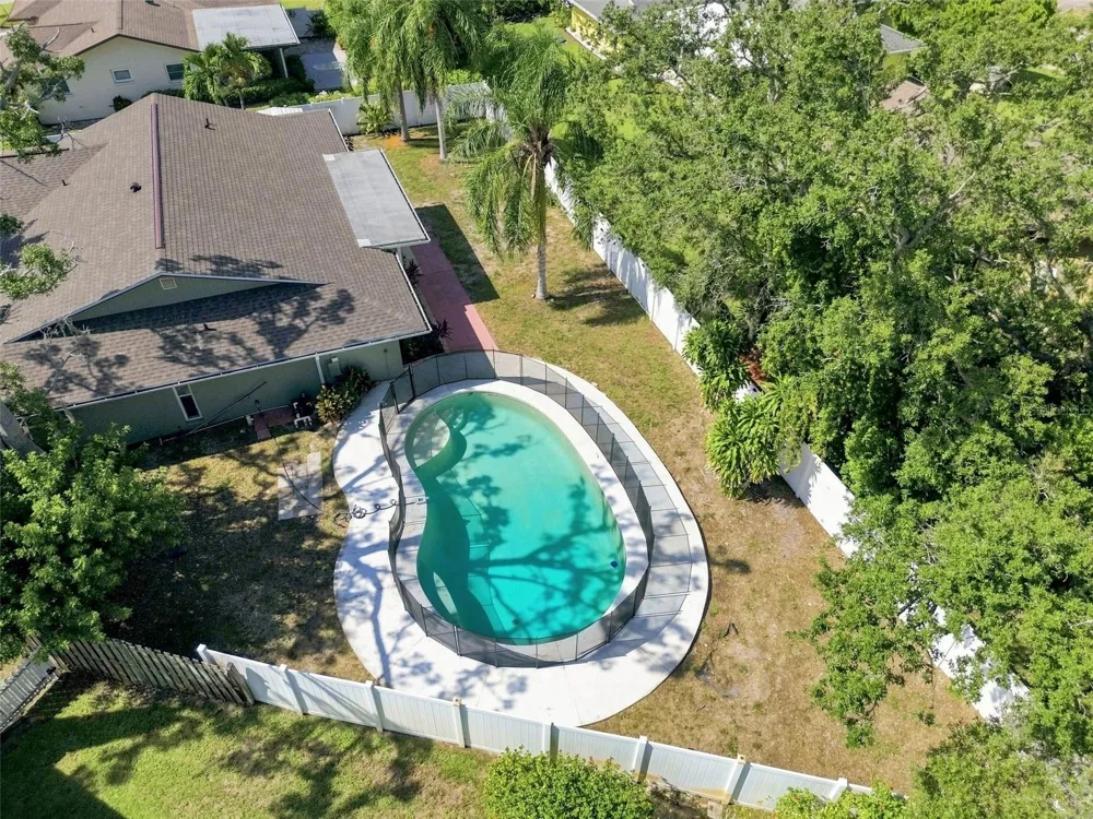 527 WAYFARER DRIVE Tarpon Springs, FL 34689