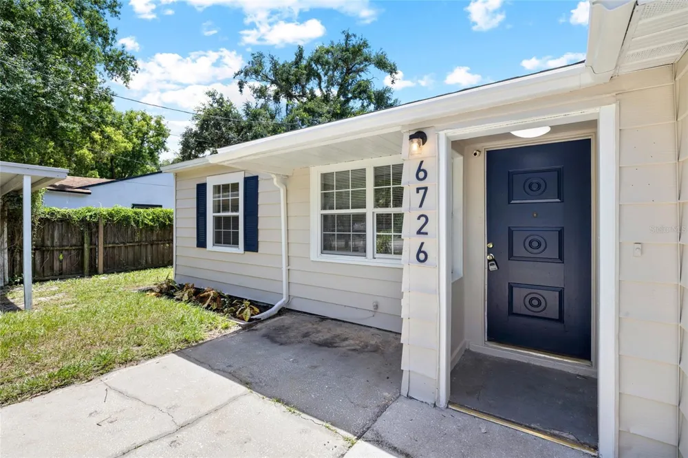 6726 11TH STREET Tampa, FL 33604