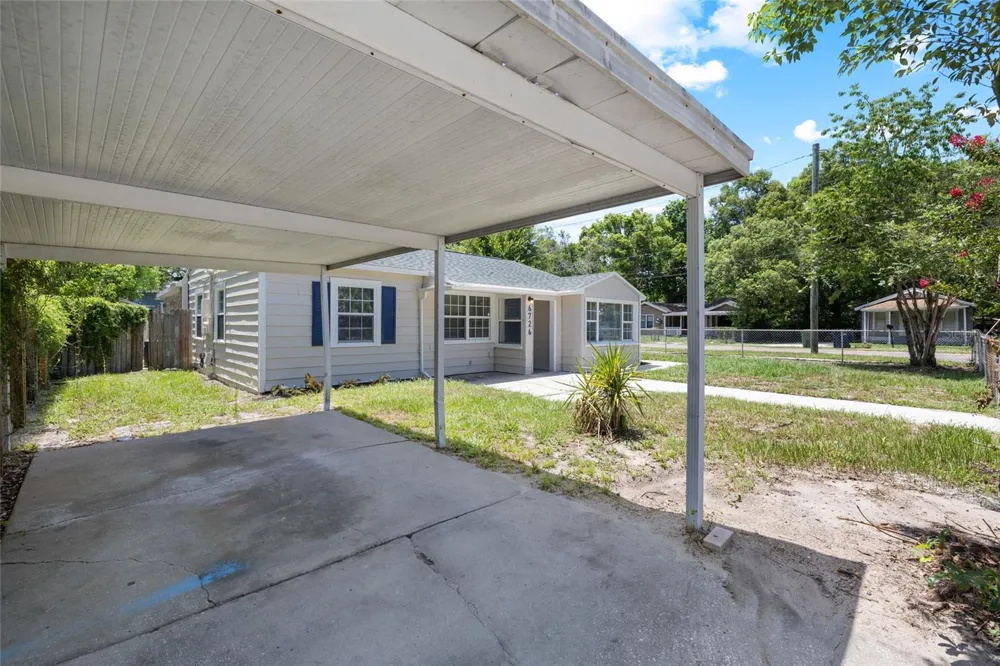 6726 11TH STREET Tampa, FL 33604