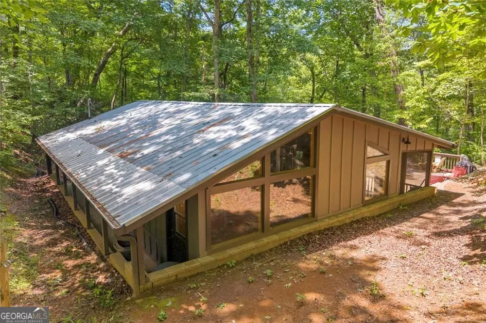 185 Pope Dickson LN Clarkesville, GA 30523