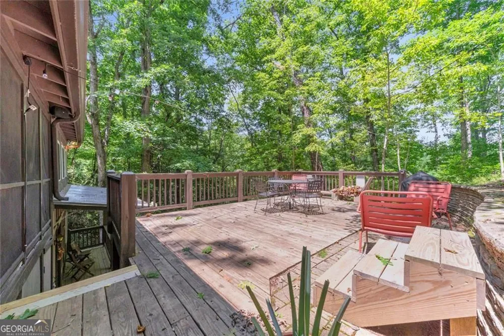 185 Pope Dickson LN Clarkesville, GA 30523