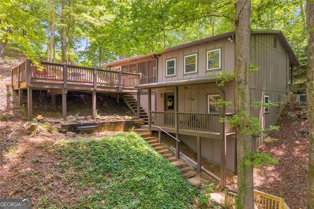 185 Pope Dickson LN Clarkesville, GA 30523