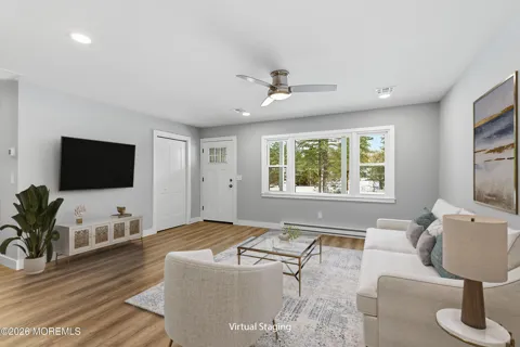 10 Woodbury Court