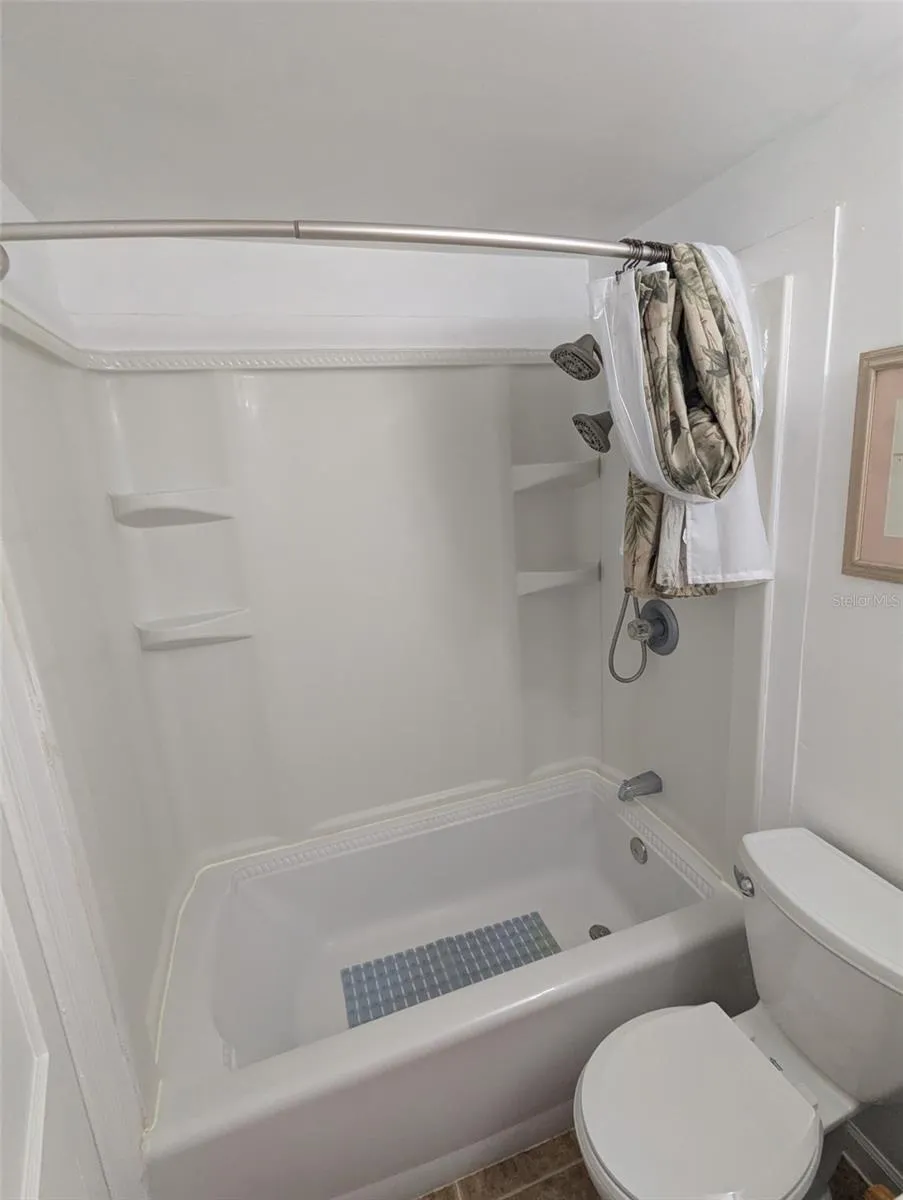 6635 SE 221ST STREET #6 Hawthorne, FL 32640