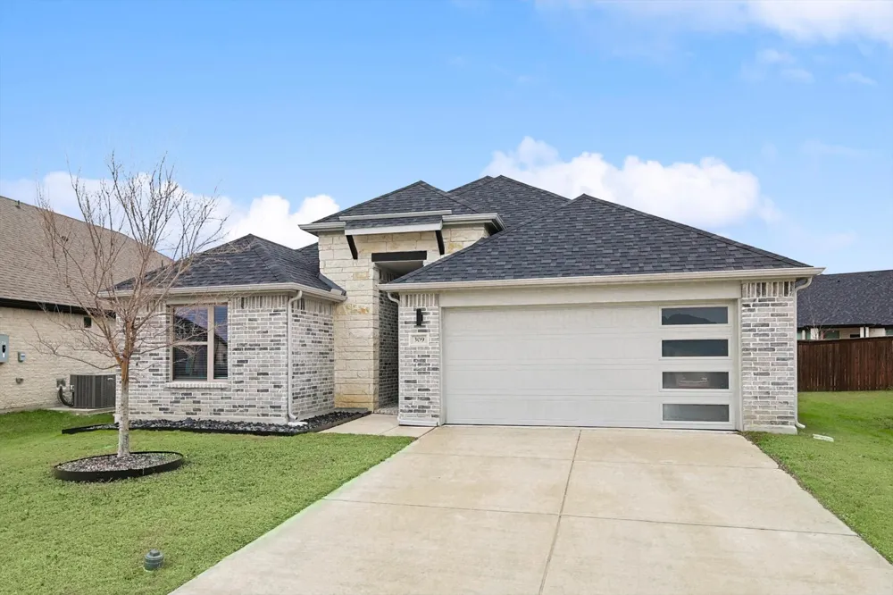 309 Ember Circle Waxahachie, TX 75165