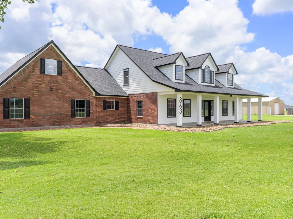863 Bunkhouse Trail Angleton, TX 77515