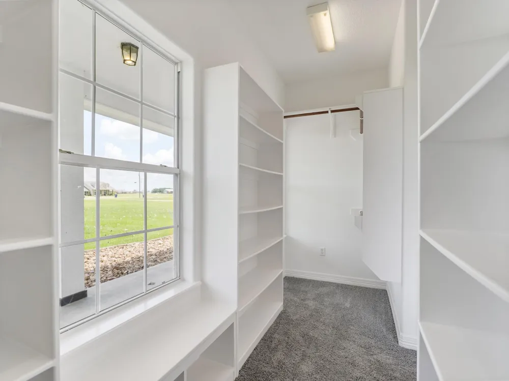 863 Bunkhouse Trail Angleton, TX 77515