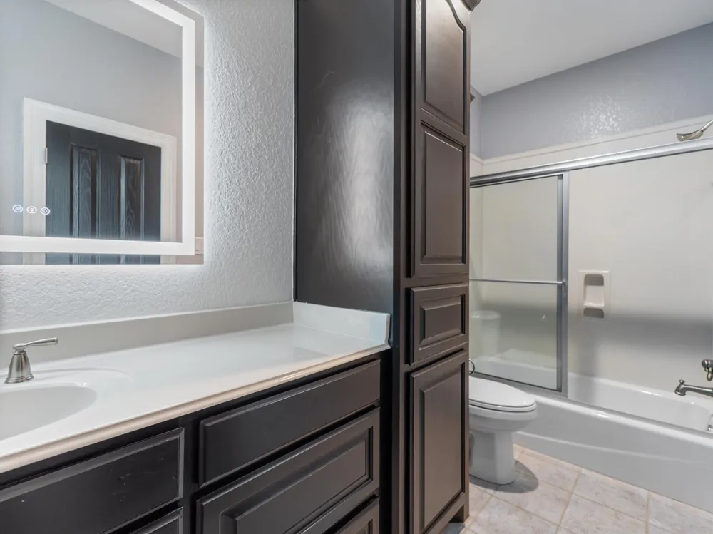 863 Bunkhouse Trail Angleton, TX 77515