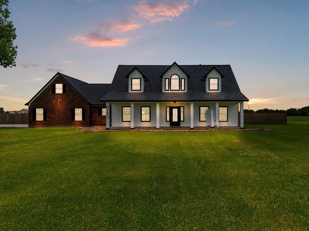 863 Bunkhouse Trail Angleton, TX 77515