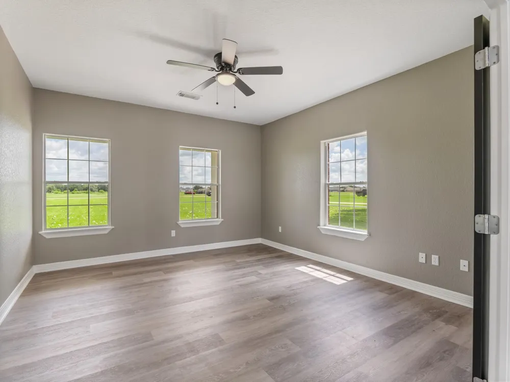 863 Bunkhouse Trail Angleton, TX 77515