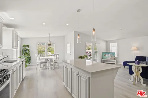30473 Mulholland Hwy