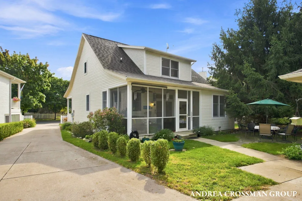 459 Summer Grove Drive Douglas, MI 49406