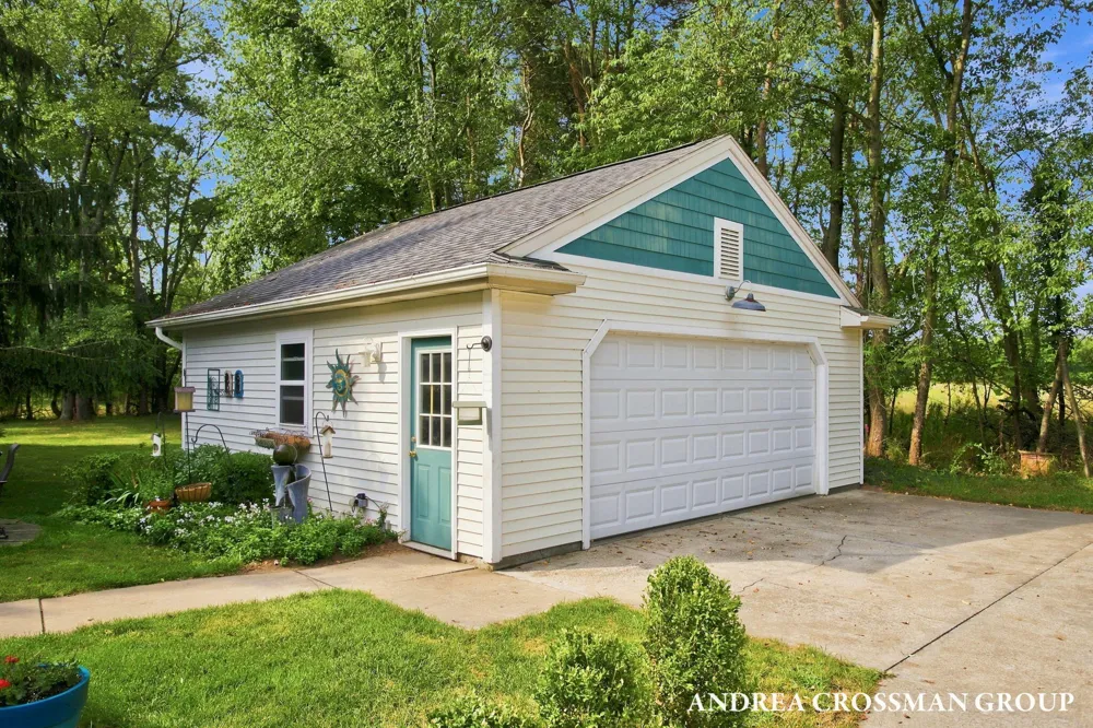 459 Summer Grove Drive Douglas, MI 49406