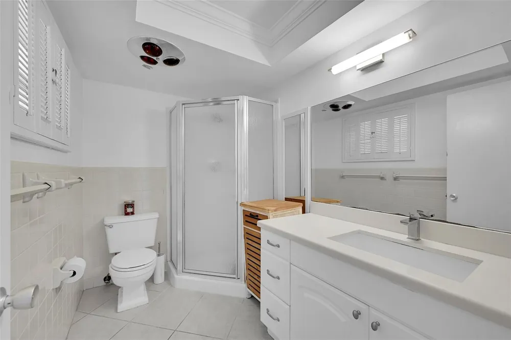 1300 OCEAN BOULEVARD #201 Pompano Beach, FL 33062