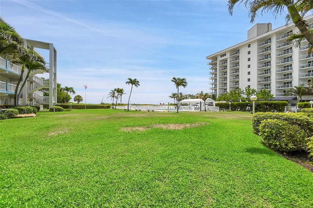 1300 OCEAN BOULEVARD #201 Pompano Beach, FL 33062