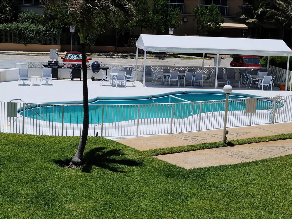 1300 OCEAN BOULEVARD #201 Pompano Beach, FL 33062