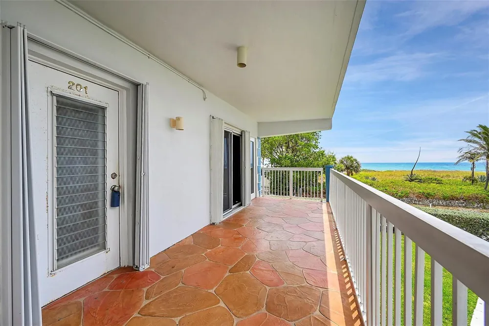 1300 OCEAN BOULEVARD #201 Pompano Beach, FL 33062