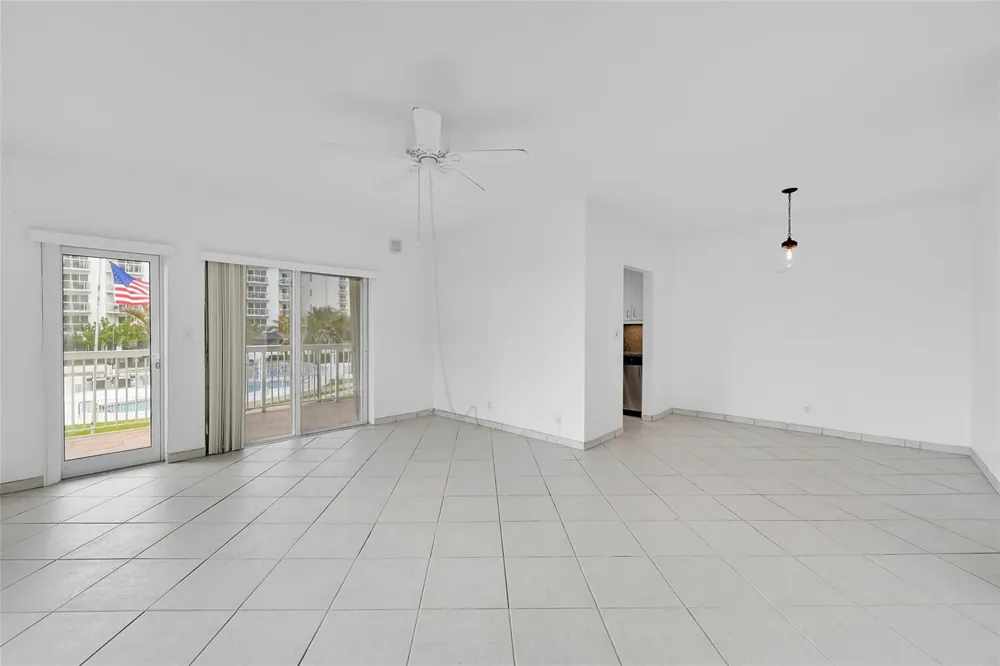 1300 OCEAN BOULEVARD #201 Pompano Beach, FL 33062