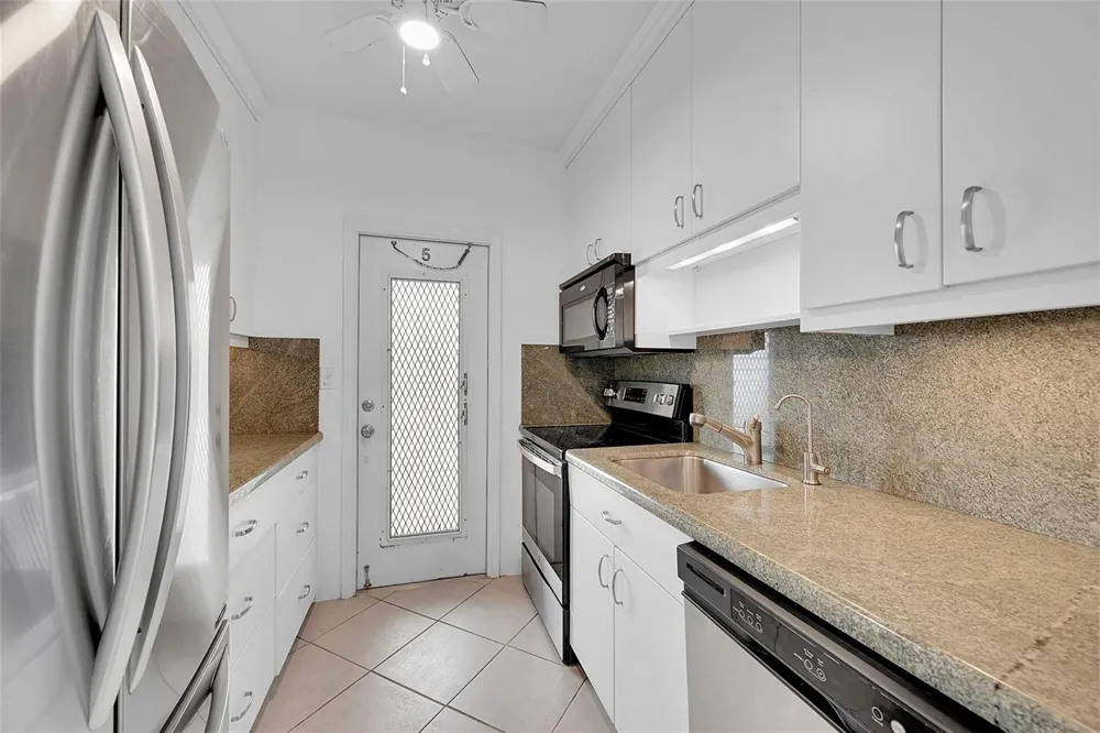 1300 OCEAN BOULEVARD #201 Pompano Beach, FL 33062