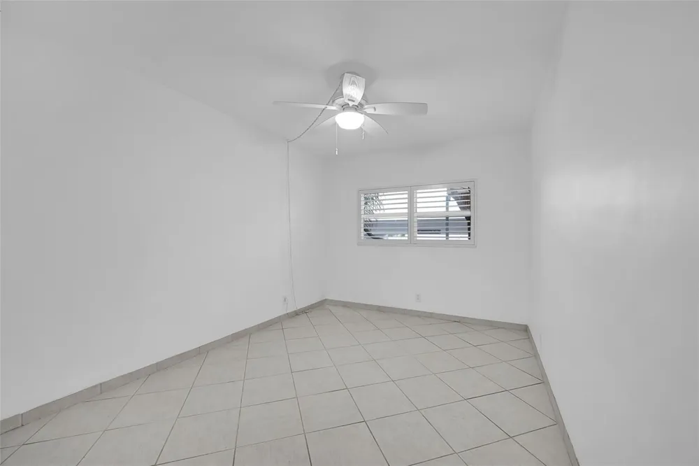 1300 OCEAN BOULEVARD #201 Pompano Beach, FL 33062