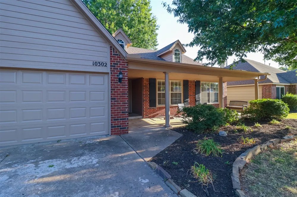 10302 E 113th Place Bixby, OK 74008