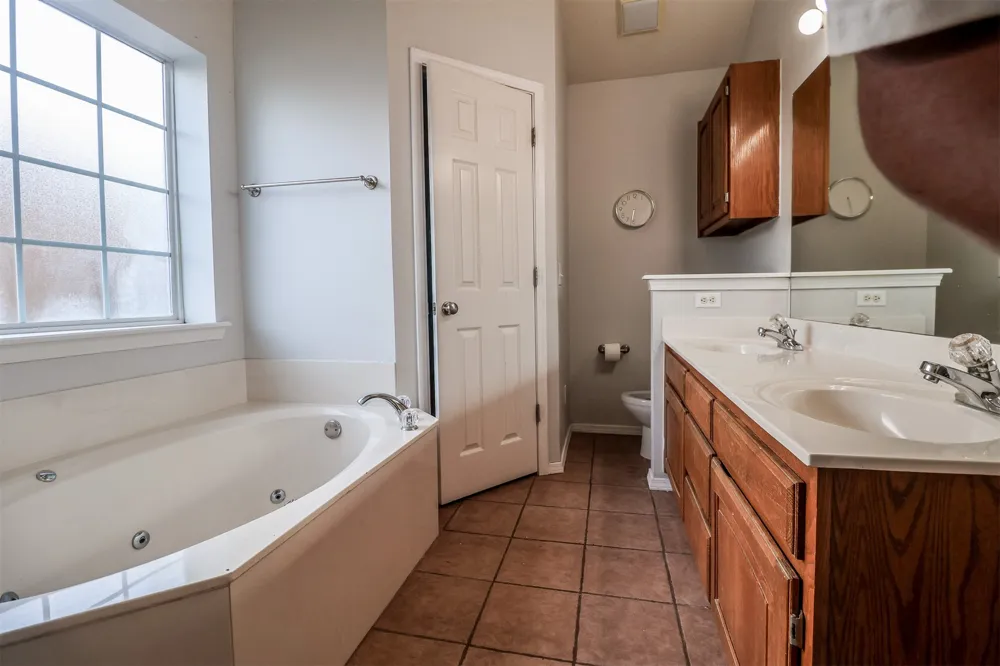 10302 E 113th Place Bixby, OK 74008