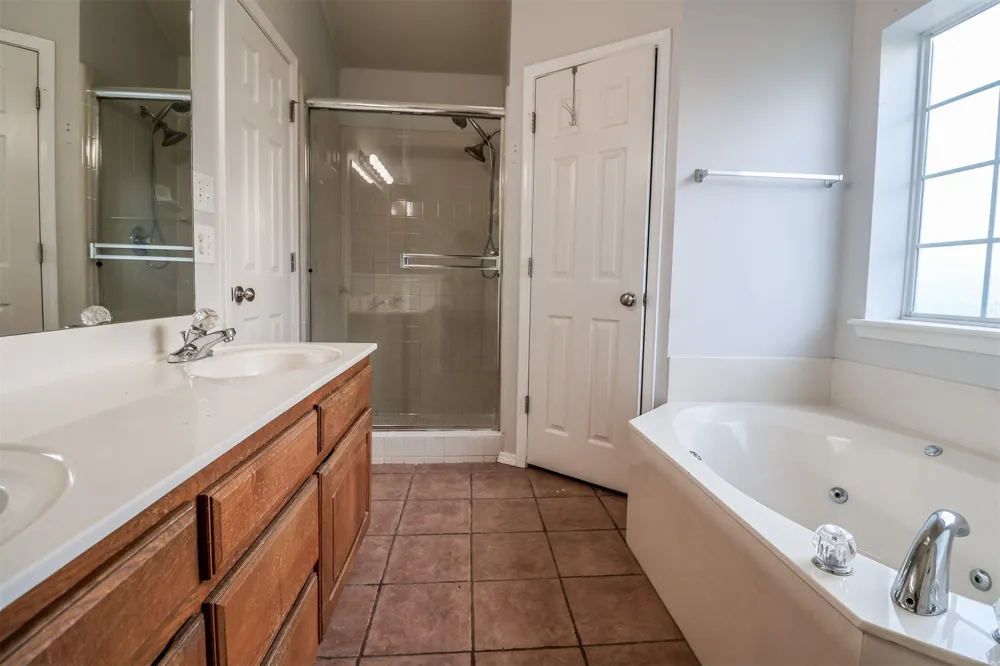10302 E 113th Place Bixby, OK 74008