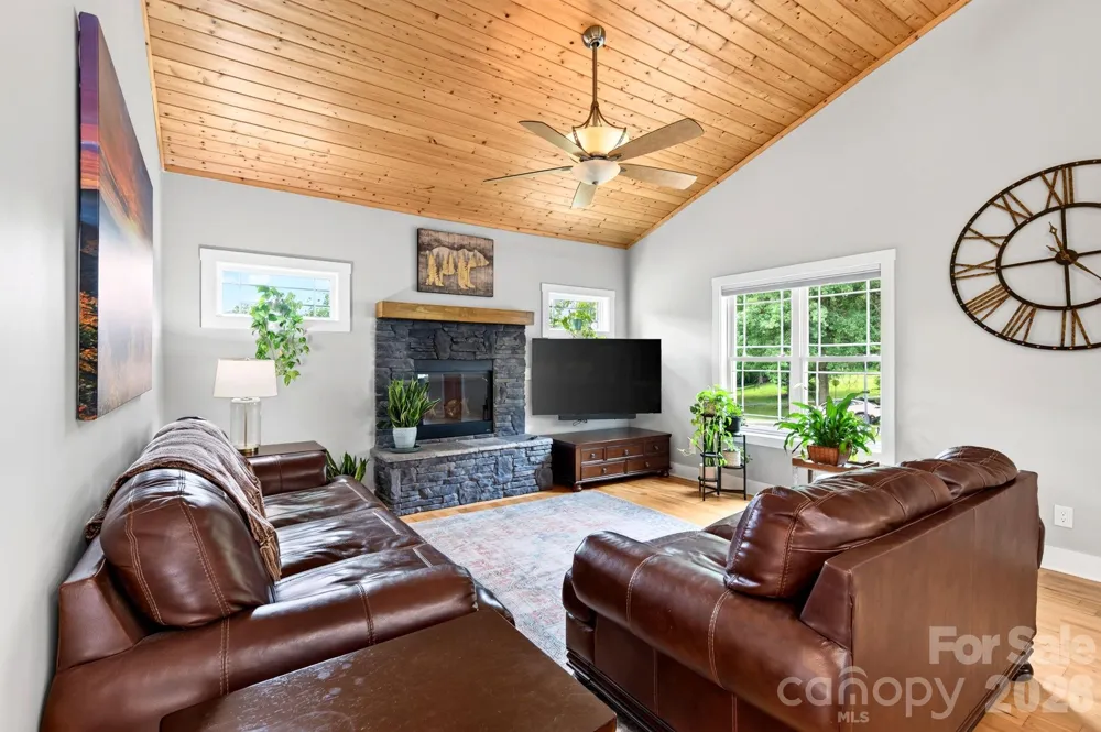 7 Addison Fisher Way Asheville, NC 28805