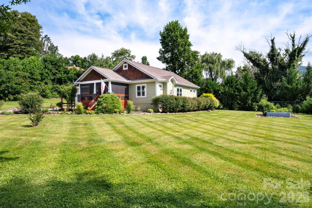 7 Addison Fisher Way Asheville, NC 28805