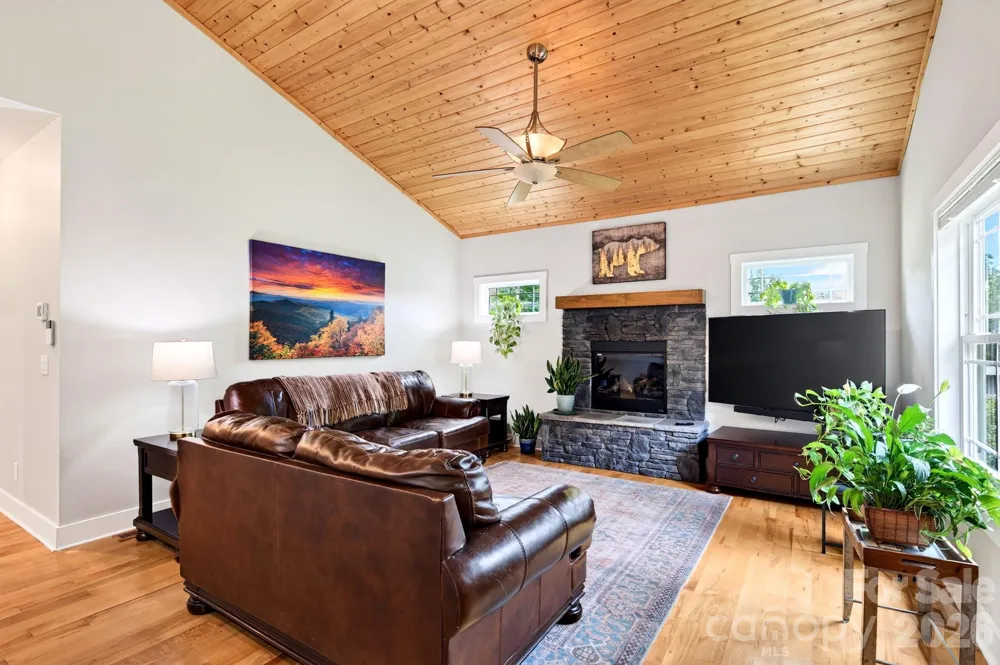 7 Addison Fisher Way Asheville, NC 28805