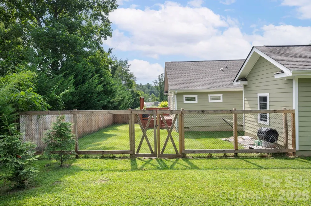 7 Addison Fisher Way Asheville, NC 28805