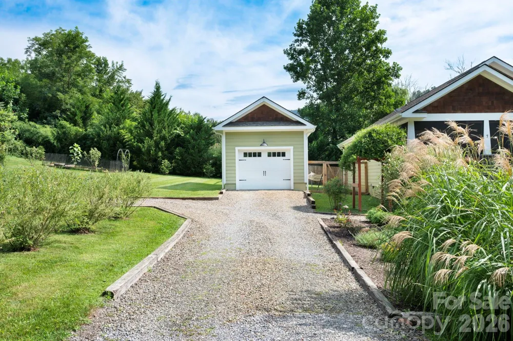 7 Addison Fisher Way Asheville, NC 28805