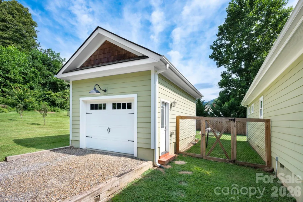 7 Addison Fisher Way Asheville, NC 28805