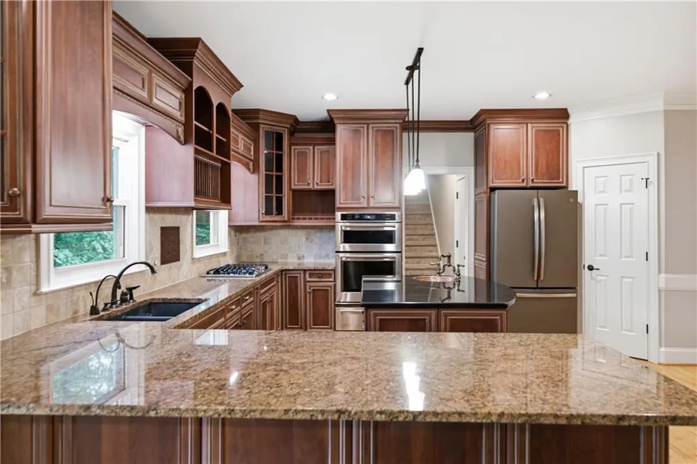 5525 Hampstead Way Johns Creek, GA 30097